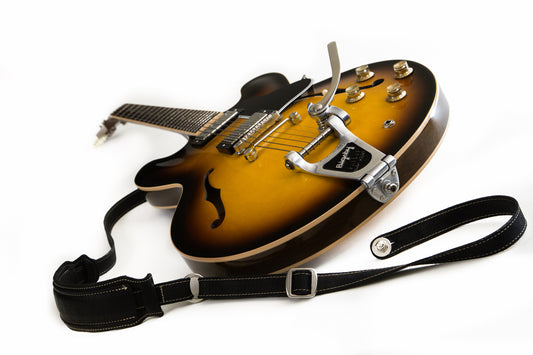 BIGSBY B3 installed on a GIBSON ES-335 with TOWNER DOWN TENSION BAR and HINGE-PLATE ADAPTOR